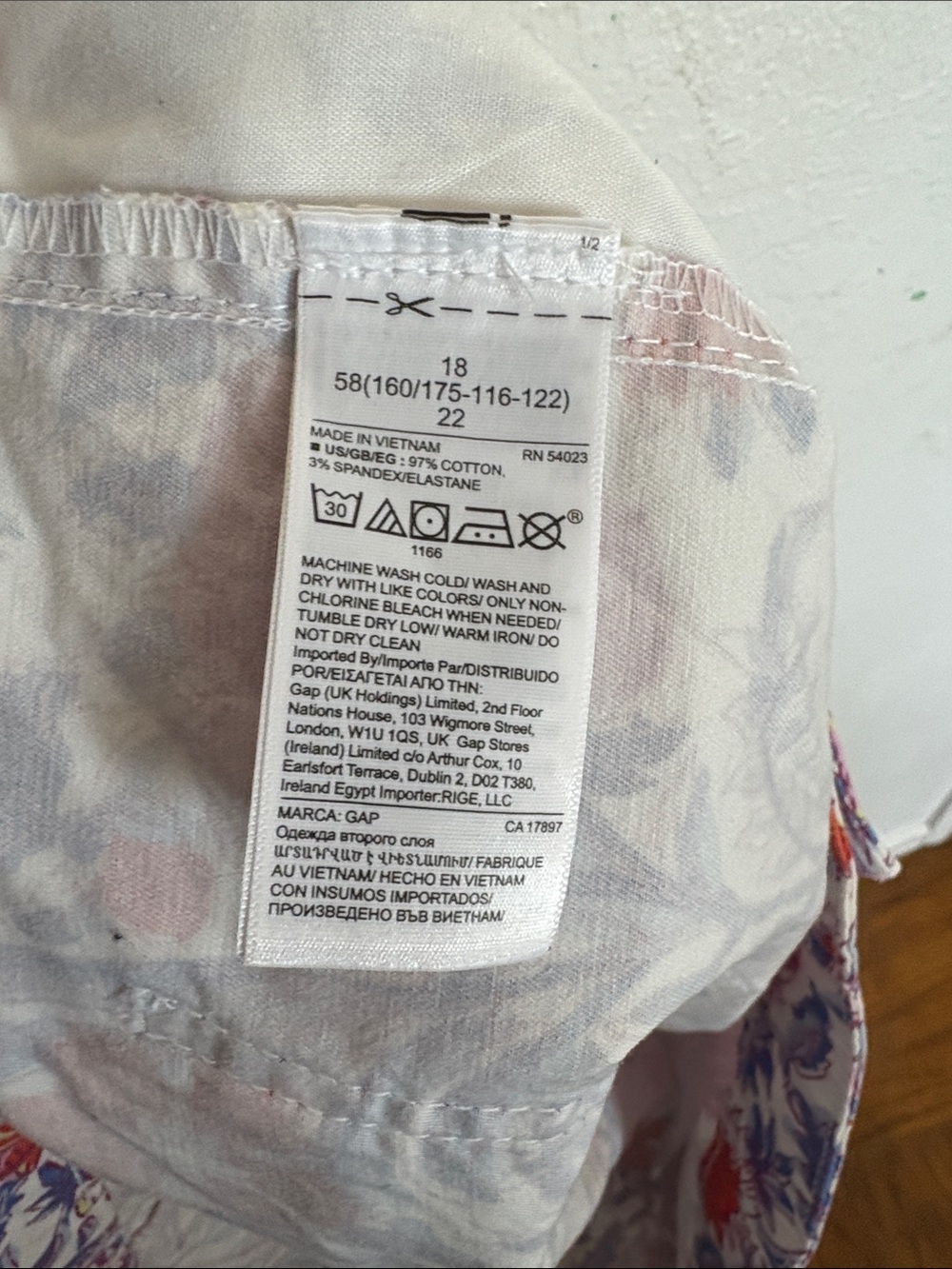 GAP Floral Print Women’s Cotton Shorts - White with Red & Purple Flowers 18 - Picture 7 of 8